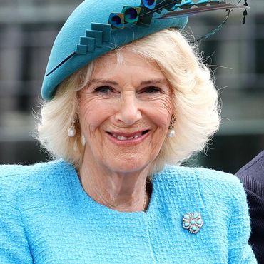 Königin Camilla trägt eine besondere Brosche