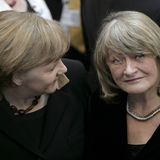 Alice Schwarzer und Angela Merkel