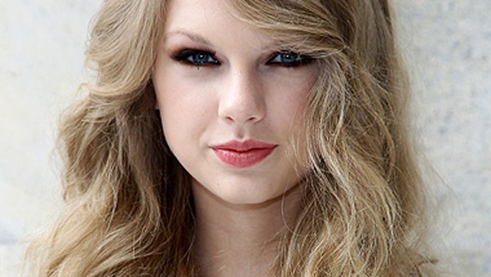 Newsline, Taylor Swift