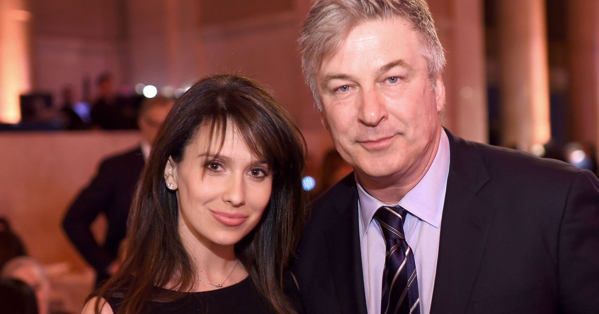 Alec & Hilaria Baldwin Baby Ilaria trägt bereits Ohrringe