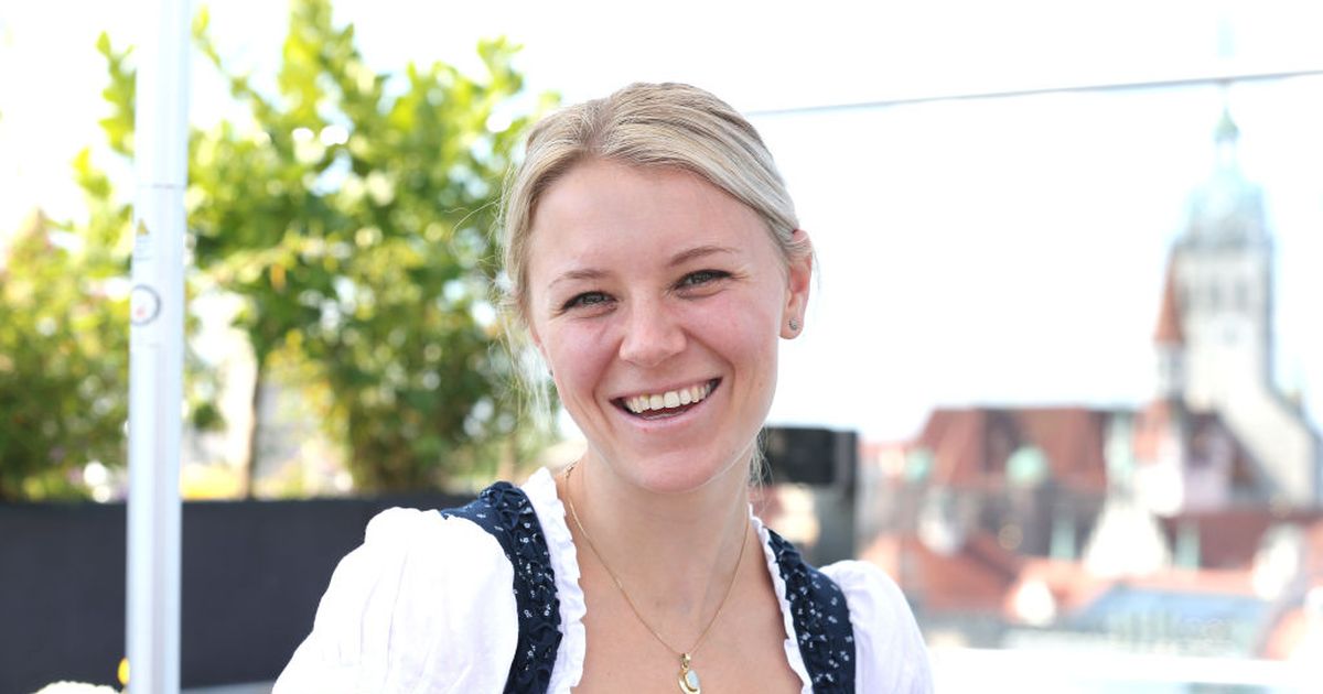 Spaziergang mit Baby Nr. 4 Miriam Neureuther lädt die Mama-Batterien auf