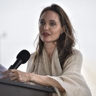 Angelina Jolie: Harvey Weinsteins Sprecher nennt ihre Vorwürfe "unverschämt falsch"