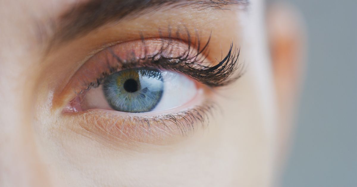 XXL-Lashes ohne Wimpernverlängerung? Ein günstiges Drogerie-Serum macht’s möglich!