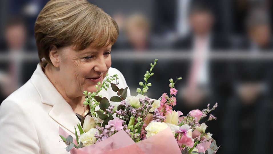 Angela Merkel - Mit Mutter, Ehemann und Stiefsohn: Hier feiert sie ihren großen Triumph