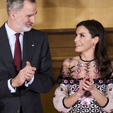 Letizia von Spanien - Auftritt im Blumenkleid – und Felipe bekommt gar nicht genug von ihr  