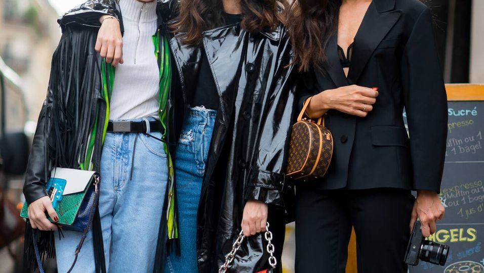 In vs. out: 3 Jeans sind im Winter 2022 Trend – 3 Modelle sind out