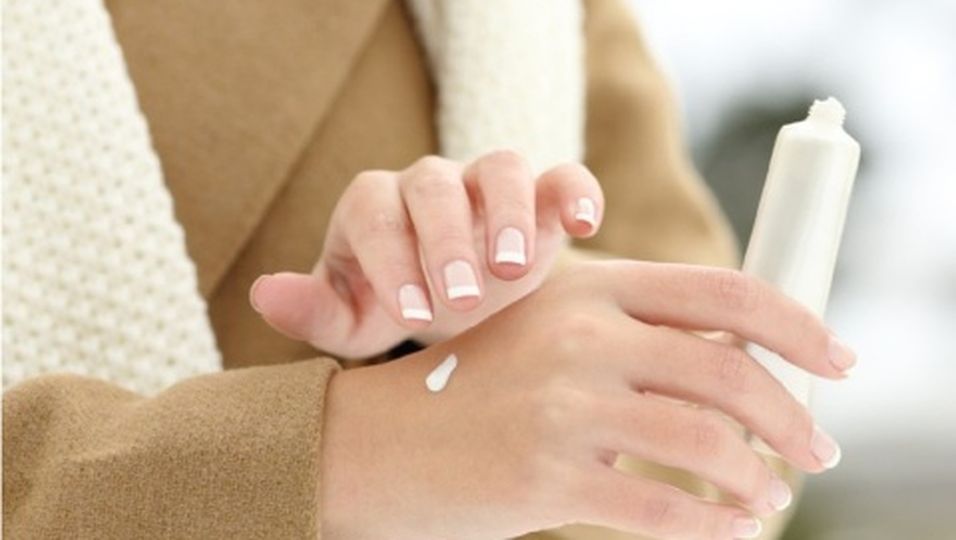 Hautpflege im Winter: Die besten Tipps gegen trockene Haut
