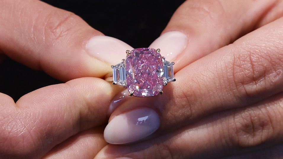 Eternal Pink: Seltener pinker Diamant kommt für 35 Millionen Dollar unter den Hammer 