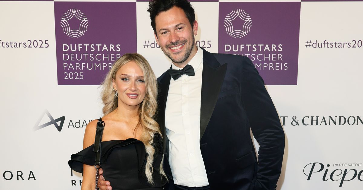 Ex Bachelor Sebastian Klaus hat sich mit seiner Jenny verlobt BUNTE de