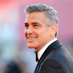 So trat Frauenschwarm George Clooney mit Amal Alamuddin vor den Traumaltar.