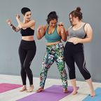 Frauen beim Workout-Video