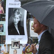 Prinz Harry: Er recherchiert "intensiv" über Prinzessin Dianas Tod