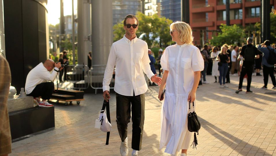 Bei H&M entdeckt: Mit Blusenkleidern starten wir luftig in den Sommer