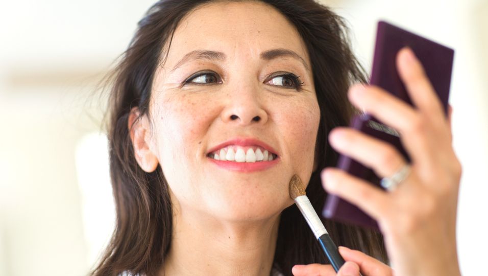 Mit dieser Foundation gelingt dir der No-Make-up-Look für reife Haut