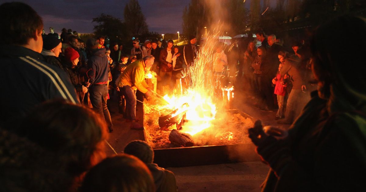 Tanz in den Mai Bräuche rund um die Walpurgisnacht BUNTE.de