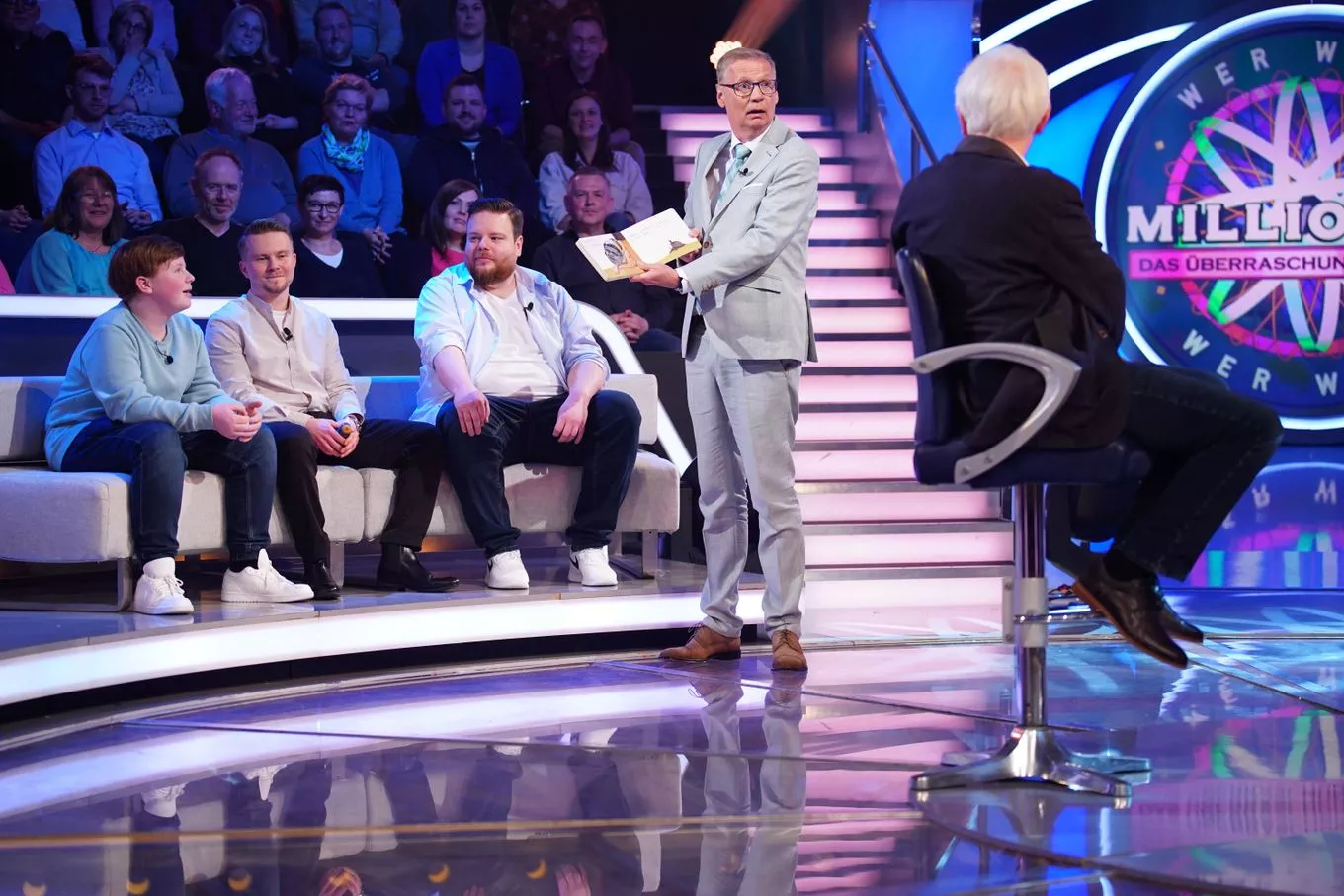 "Wer wird Millionär": Freunde stellen "Wer wird Millionär?"-Kandidat ...