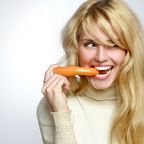 Schon Großmutter wusste: "Iss Karotten, das ist gut für die Augen!" Und da hatte sie gar nicht mal so unrecht. Wir verraten Ihnen, warum Vitamine so wichtig für unseren Körper sind und in welchen Lebensmitteln sie vorkommen.