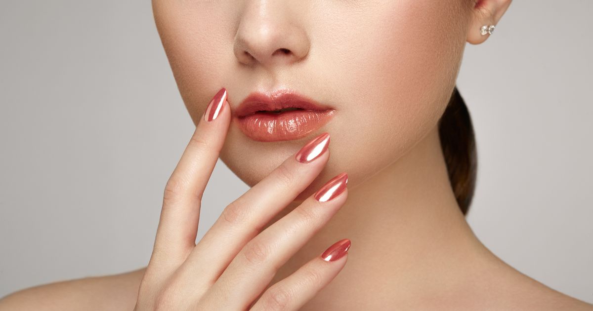 Schmale Lippen Ein Lip Plumper für 6 Euro sorgt für den ultimativen Volumen-Boost