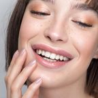 Verführerische Lippen: Ein gehypter Lipggloss verspricht Extra-Glanz