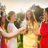 Stilvoll duften: 4 elegante Parfums, die bei jeder Hochzeit passen