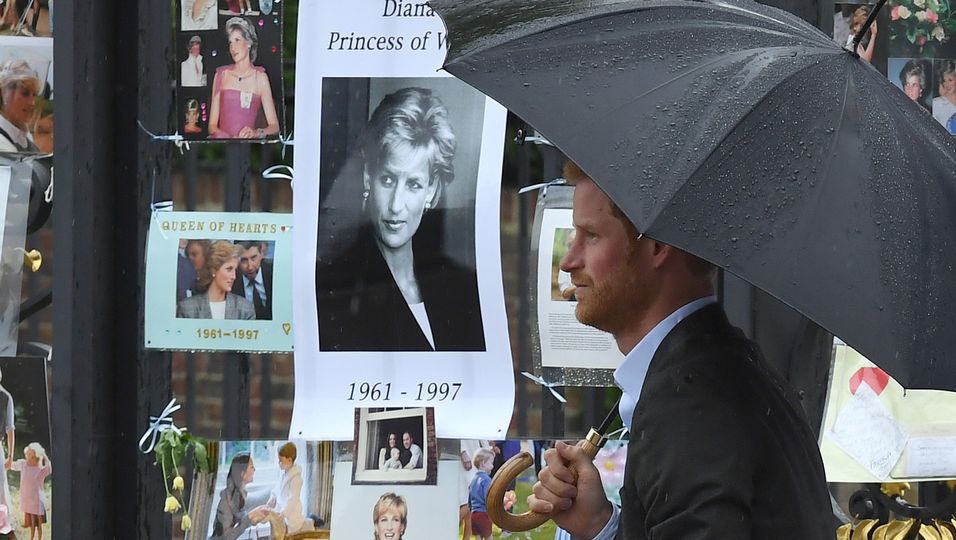 Prinz Harry: Er recherchiert "intensiv" über Prinzessin Dianas Tod