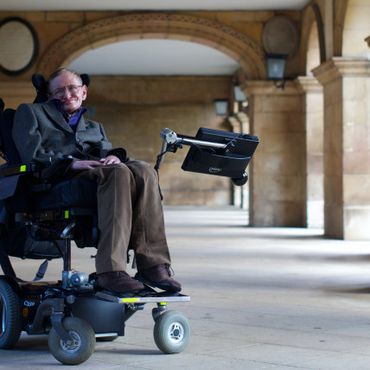 Muskelschwäche - Stephen Hawking: Sein Leben mit ALS