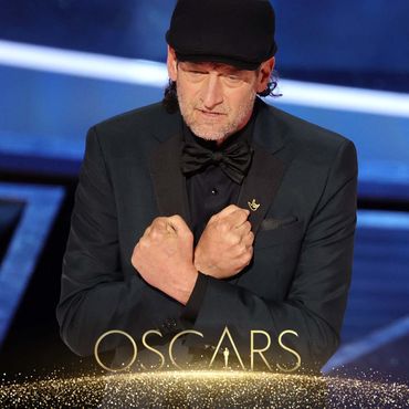 Troy Kotsur: Selbst der Übersetzer weint: Gehörloser Oscar-Gewinner rührt die Welt zu Tränen