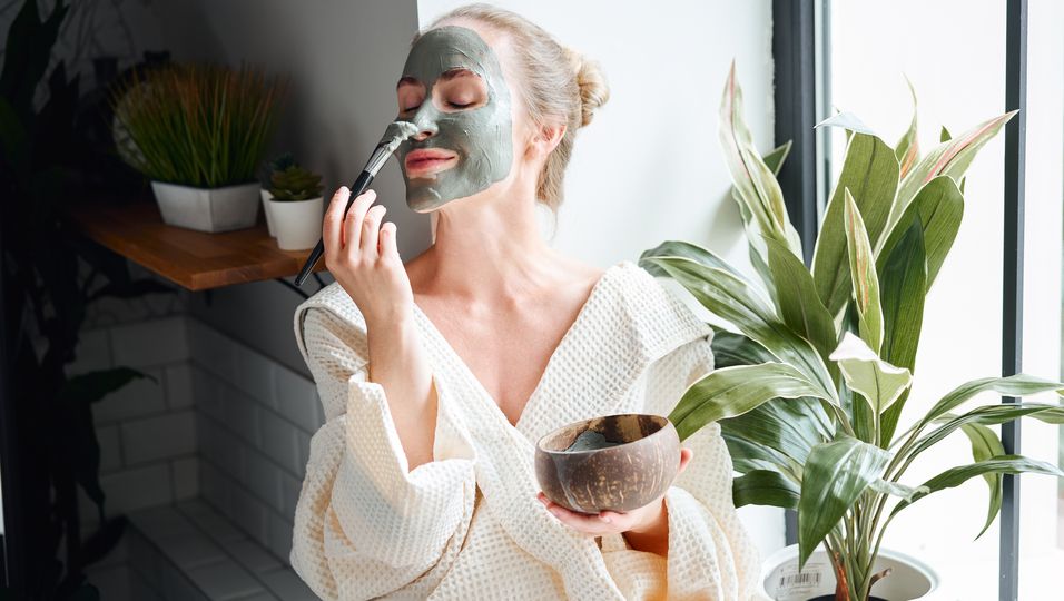 Hautpflege ab 50: Ist die Anti-Aging-Kurkuma-Gesichtsmaske von TikTok den Hype wert?