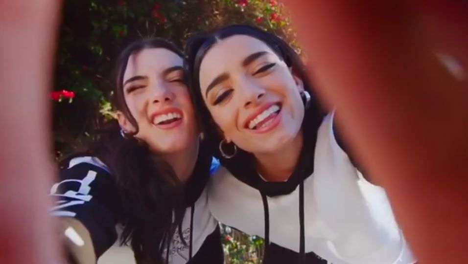 Kampf der Schwestern! Sie bekommen eine gemeinsame Snapchat-Show