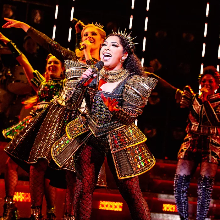 Kritik zum Musical Six Die wilde Geschichte von Heinrichs VIII sechs