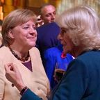 Merkel und Camilla in Glasgow: Ausgelassen wie nie: königlicher Spaß mit Bundeskanzlerin Merkel