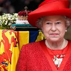 Queen Elizabeth: Rotation und Gebete: Das 20-Minuten-Protokoll am Sarg der Königin 