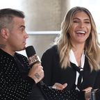 Ayda & Robbie Williams: Sie singt? Schnell weg! Niedliches Video von Coco & Beau