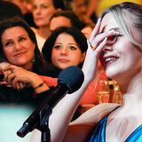 Märtha Louise von Norwegen: Schimmerndes Ballkleid & Freude pur – Tochter Leah Isadora gewinnt Preisverleihung