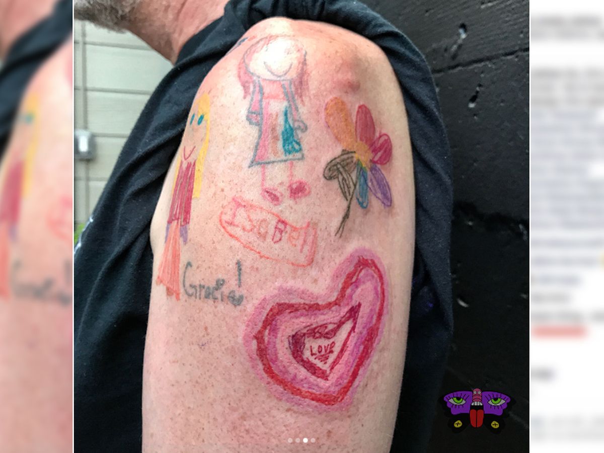 Grosses Geschenk Tattoo Als Ruhrender Liebesbeweis Vater Verewigt Zeichnungen Seiner Kinder Bunte De