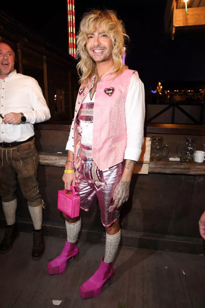 KaulitzZwillinge auf dem Oktoberfest Bill zeigt sich im pinken Wiesn