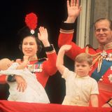 Queen Elizabeth: Liebe, Leidenschaft & Familienglück – Die schönsten Momente ihrer Regentschaft  