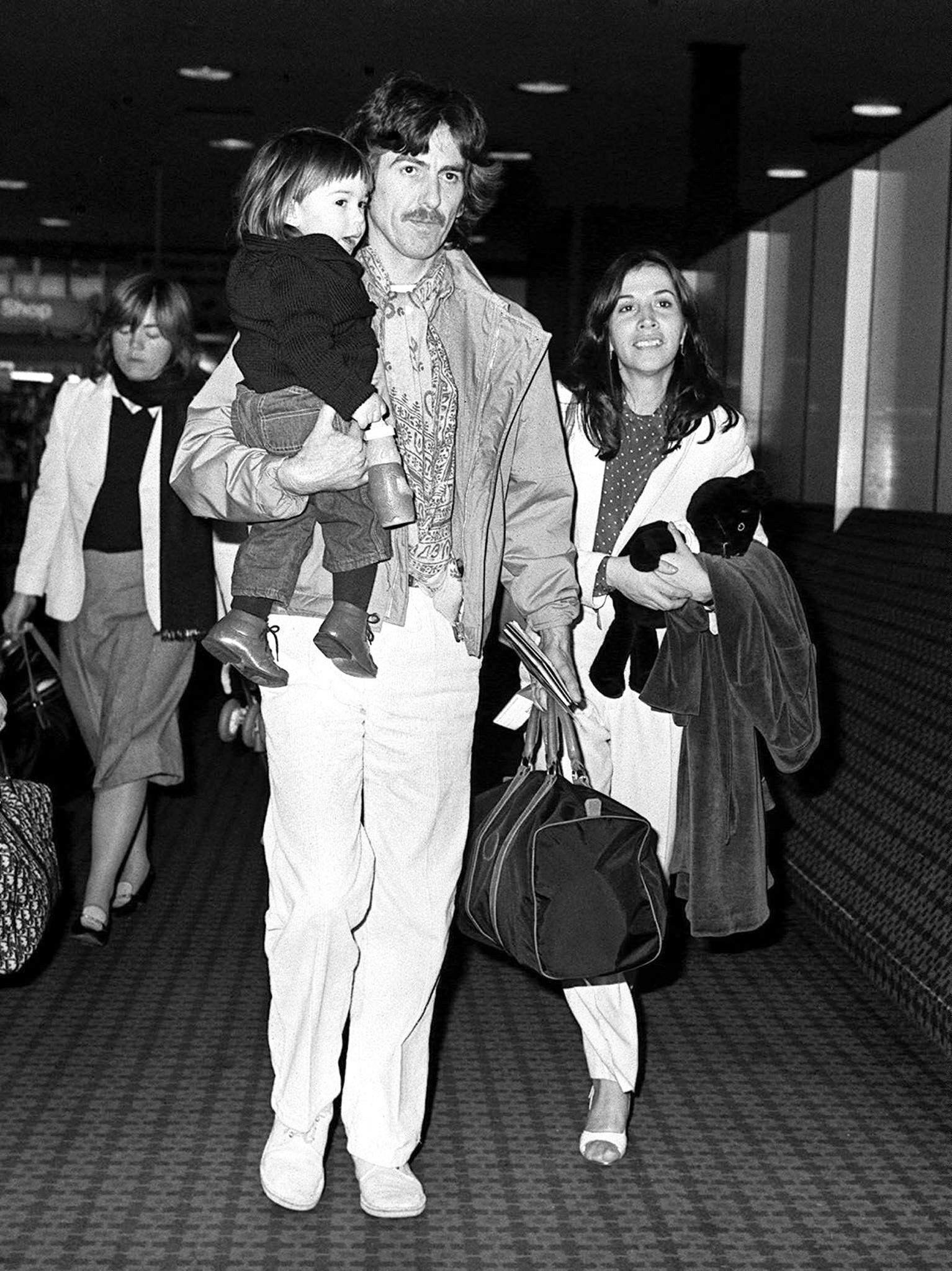 George Harisson mit seinem Sohn Dhani und Ehefrau Olivia