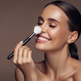 Beauty-Geheimnis: Dank 3 simpler Tricks hält dein Make-up den ganzen Tag