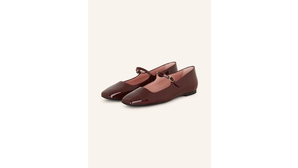 Bye, Ballerinas!  Im Frühling 2025 tragen wir nur noch diesen flachen Schuh