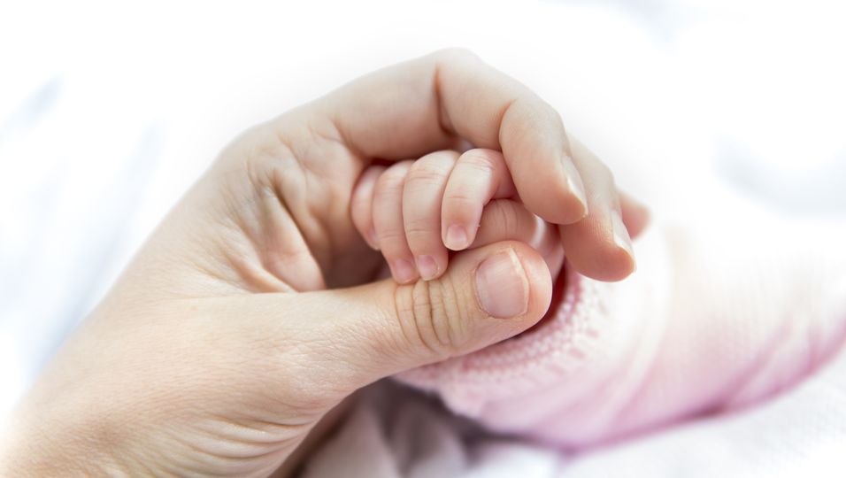 Nach Infektion Der Mutter Baby Kommt Mit Corona Antik rpern Zur Welt