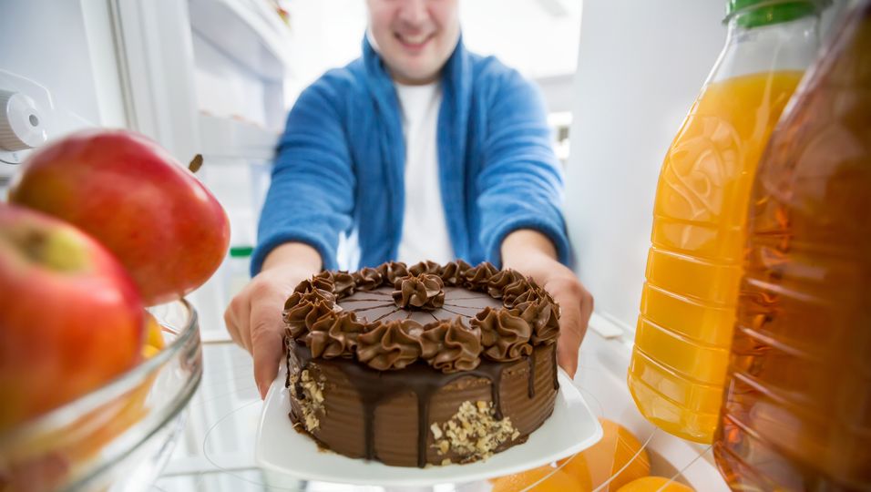 Kuchen ohne Backofen: So gelingen euch 3 einfache Kühlschranktorten