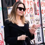 Angelina Jolie zeigt: So wird dein Sommerkleider im Handumdrehen herbsttauglich