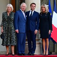 Königin Camilla - Ungewöhnlich mutig: Im Raubtier-Look überstrahlt sie Brigitte Macron
