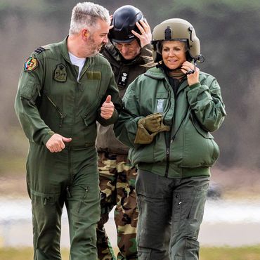Máxima der Niederlande - Königin Top Gun: Sie tauscht Gala-Robe gegen Pilotenuniform 