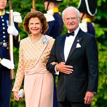 Zum Thronjubiläum packen die Schwedischen Royals ihre pompösen Kleider aus