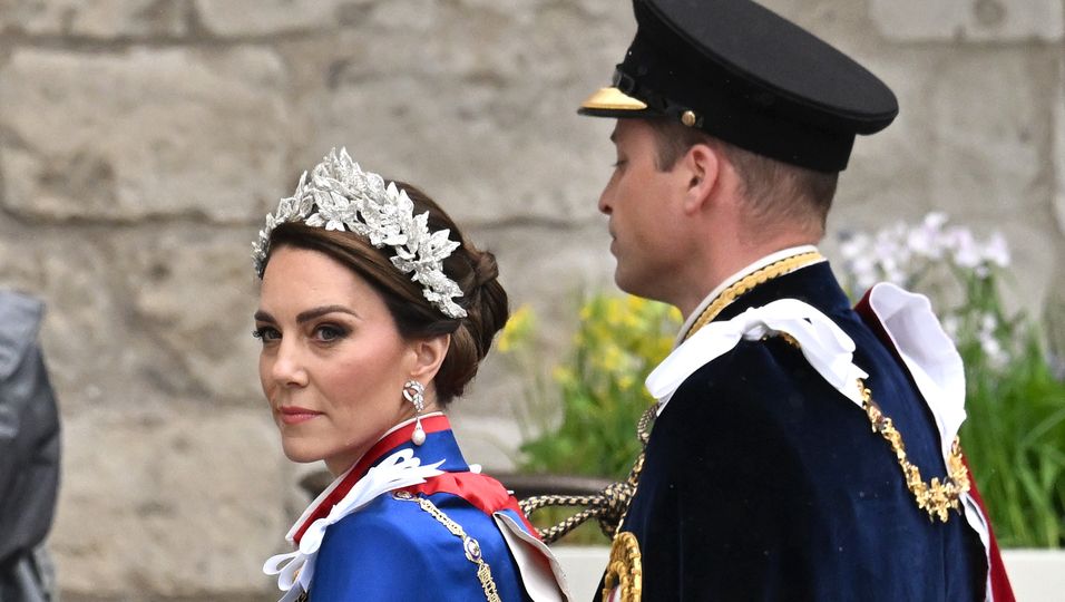 Prinz William & Prinzessin Kate - Geheimnis gelüftet! Warum sie zu spät zur Krönung kamen 