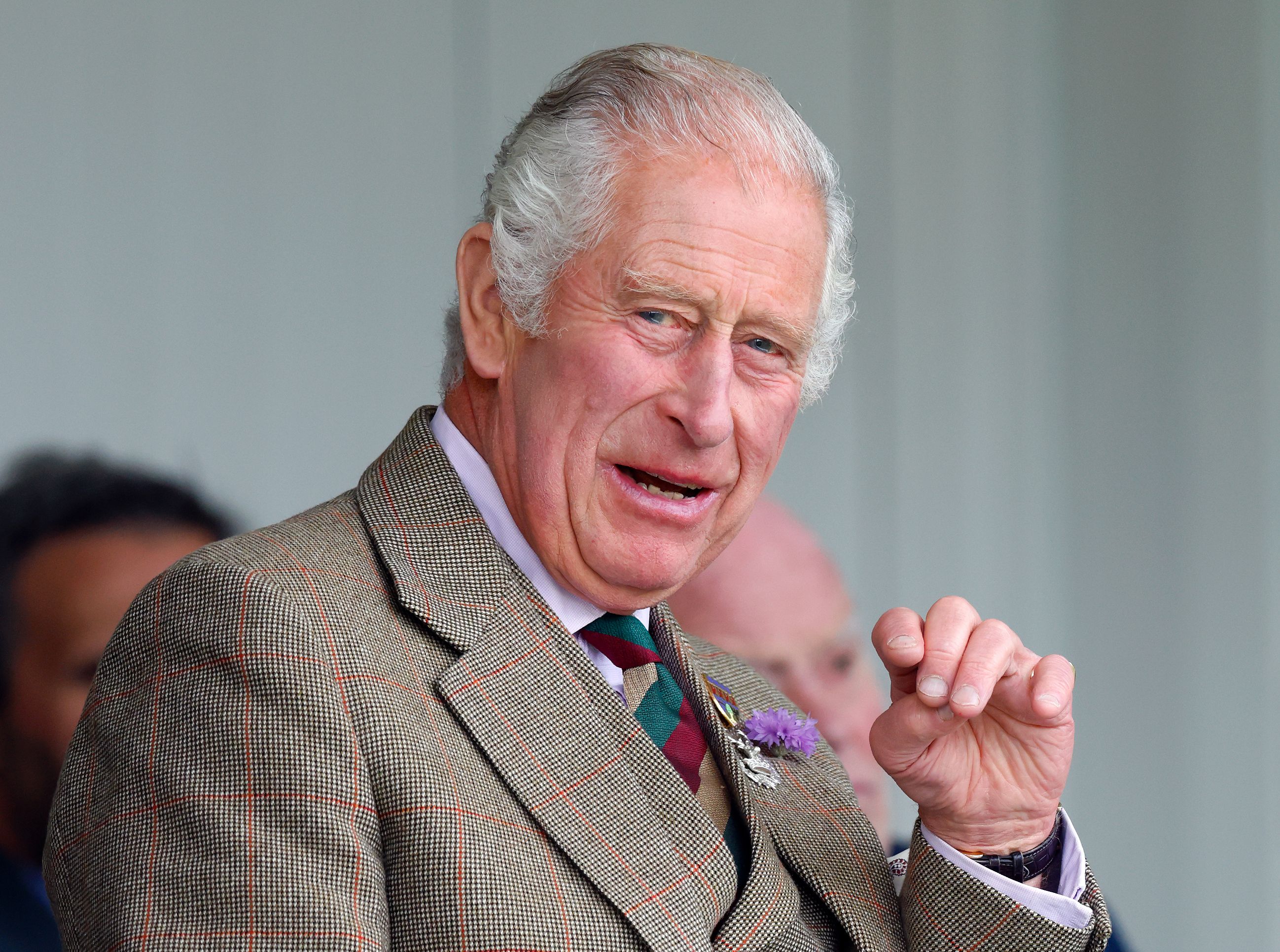 König Charles III.: Wegen geschwollener Finger: Er soll es vor der Krönung ruhig angehen lassen 