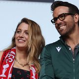 Blake Lively & Ryan Reynolds: Stars zum Anfassen: Sie zeigen sich mit ihren Töchtern bei einem Fußballspiel