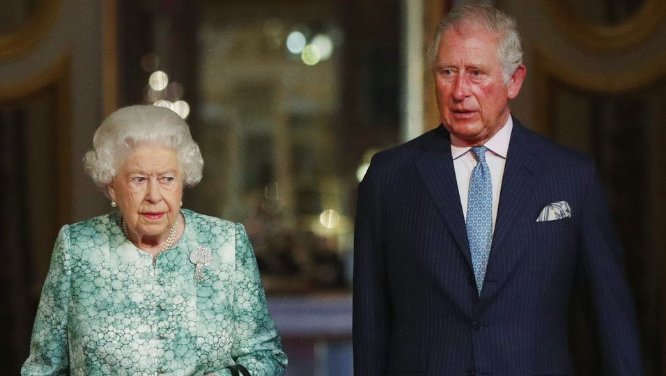 Queen bleibt Jubiläumsparade fern – und sollte ihren Platz endgültig für Charles räumen